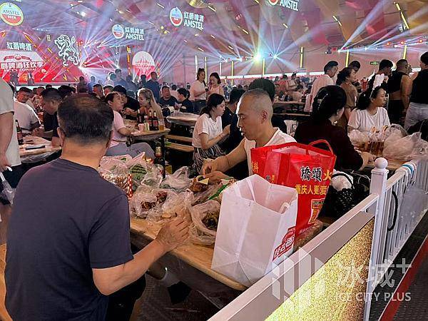 手机报·早报丨河南倡导因天气原因缺勤不计入考核；7月5日起，机票燃油附加费上调